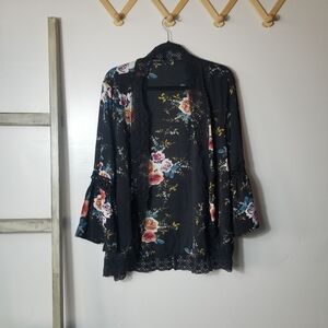 NWOT WOMEN'S FLORAL KIMONO CARDIGAN SIZE LARGE